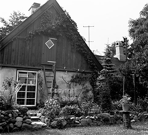 Johannes Evalds hytte i Rungsted Kyst.
22-08-63.
6x6, jpeg, 300 dpi, size: 1 - 2 MB.
Printsize: 25 cm. k6344503.jpg