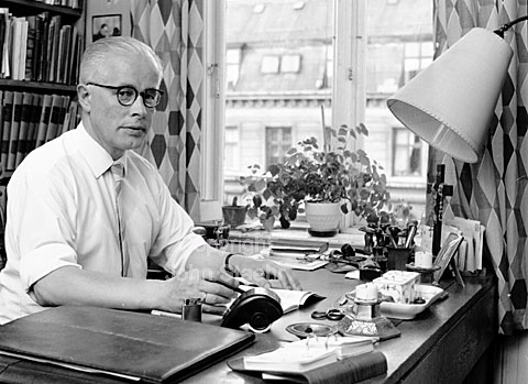 Kordegn Bugge Villadsen bliver præst i Tanderup Sogn på Vestfyn
05-07-63.
6x6, jpeg, 300 dpi, size: 1 - 2 MB.
Printsize: 25 cm. h6340201.jpg