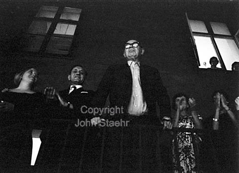 Poul Henningsen - PH - fylder 70. Akademikernes fakkeltog fra Louis Poulsens gård til Håndværkerforeningen.
10/09/1964
24x36, tiff, 300 dpi, size: 19 - 23 MB.
Printsize: 25 cm
sa64402709.jpg