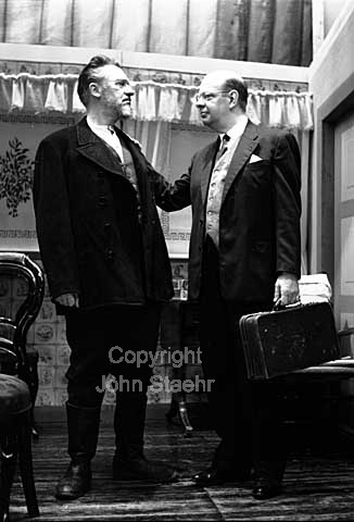 Jakob Nielsen og Paul Kelvin i Kaj Munks Ordet. Herman Gellins Teaterselskab Danmarks-tourneen.
23/10/64
6x6, tiff, 300 dpi, size: 4 - 7 MB.
Printsize: 25 cm x6440202.jpg