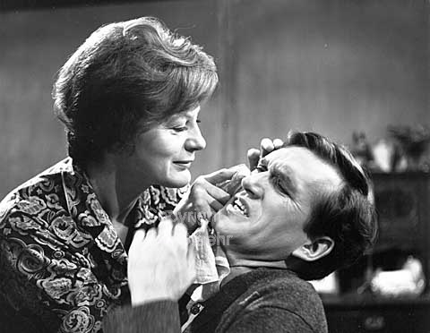 Tv-spil Regnvejr og ingen penge af Henning Ibsen i fjernsynet. Kirsten Søberg og Jens Østerholm.
05/11/1964
6x6, tiff, 300 dpi, size: 4 - 7 MB.
Printsize: 25 cm z6440501.jpg