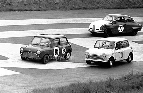Åbningsløb på Roskilde Ring 1964.
10-05-64.
24x36, tiff, 300 dpi, size: 4 - 7 MB.
Printsize: 25 cm. sa64232203.jpg
