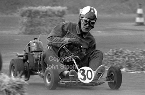 Københavns Gokartbane på Kløvermarken på Amager indvies.
06/09/1964
24x36, tiff, 300 dpi, size: 19 - 23 MB.
Printsize: 25 cm
sa64401111.jpg