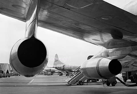 SAS Jetfly og propelfly i Københavns Lufthavn i Kastrup.
18-02-64.
6x6, tiff, 300 dpi, size: 4 - 7 MB.
b6444106.jpg