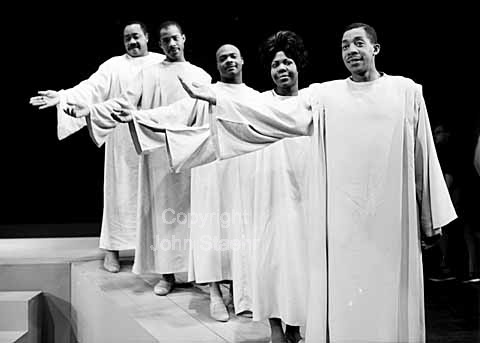Brother Joe May and The Jubilation Singers. The Black Nativity show in Falkoner Centret in Copenhagen, Denmark.
02/12/1964
6x6, tiff, 300 dpi, size: 4 - 7 MB.
Printsize: 25 cm oe6441004.jpg
