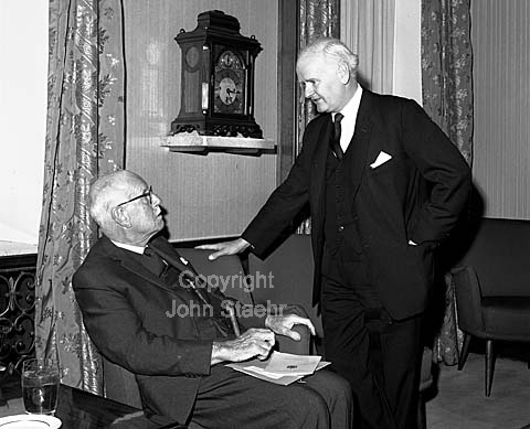 Sir Hillary Blood the chairman of The Royal Society of Arts London and Paul Reilly Director of the Council of Industrial Design
24/09/1964
6x6, tiff, 300 dpi, size: 4 - 7 MB.
Printsize: 25 cm s6443701.jpg