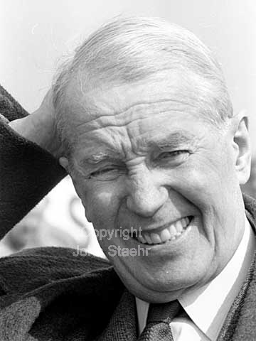 Maurice Chevalier in Copenhagen Airport, Kastrup. Performing in the Tivoli Concert Hall.
20/04/1964.
24x36, tiff, 300 dpi, size: 4 - 7 MB.
Printsize: 25 cm.
sa64210107.jpg
