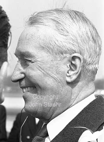 Maurice Chevalier in Copenhagen Airport, Kastrup. Performing in the Tivoli Concert Hall.
20/04/1964.
24x36, tiff, 300 dpi, size: 4 - 7 MB.
Printsize: 25 cm.
sa64210202.jpg