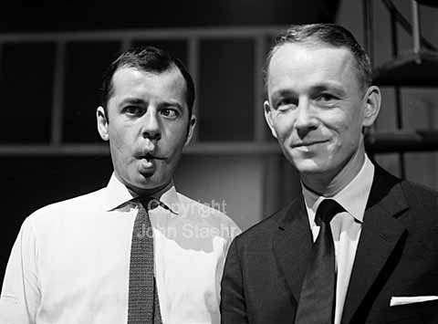 Cris Howland and the Danish composer Bent Fabricius Bjerre in Danish televison.
07/10/64.
6x6, tiff, 300 dpi, size: 4 - 7 MB.
Printsize: 25 cm
t6444606.jpg