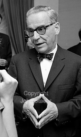 Ivo Andric, writer from Jugoslavia. Nobel Prize in Literature 1961
09/08/1963.
24x36, jpeg, 300 dpi, size: 1 - 2 MB.
Printsize: 25 cm. sa63192404.jpg