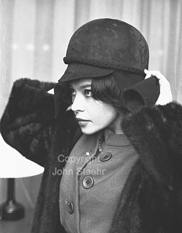Movie star Leslie Caron, visit Copenhagen.
21/11/1963.
24x36, tiff, 300 dpi, size: 4 - 7 MB. sa63312602.jpg