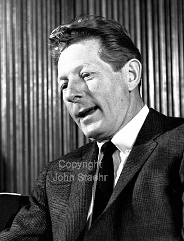 The actor Danny Kaye meet the press on the Danmarks Radio in Copenhagen. The Danish Broadcast company.
30/04/1964.
24x36, tiff, 300 dpi, size: 4 - 7 MB.
Printsize: 25 cm.
sa64220105.jpg