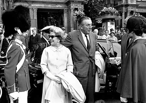 Walt Disney - 63 years old - and Mrs. Lillian Disney in the Tivoli amusement park in Copenhagen Denmark with a member of the Tivoli Guard. Walt Disney opened his own Disneyland in 1955.
24/06/1964.
24x36, tiff, 300 dpi, size: 4 - 7 MB.
Printsize: 25 cm sa64313001.jpg