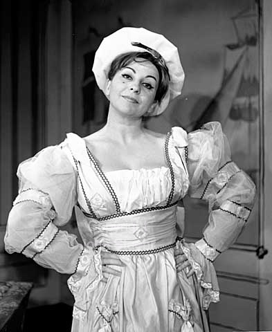 Opera singer Maria Luise Jeri in Copenhagen. Opera i Alleen (ægteskabsvekslen og kapelmesteren).
11-04-64.
6x6, tiff, 300 dpi, size: 4 - 7 MB.
Printsize: 25 cm.
g6443505.jpg
