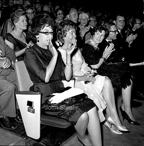 Josephine Baker watch Maria Callas concert Tivoli Copenhagen.
08/06/1963.
6x6, jpeg, 300 dpi, size: 1 - 2 MB.
Printsize: 25 cm. f6341506.jpg
