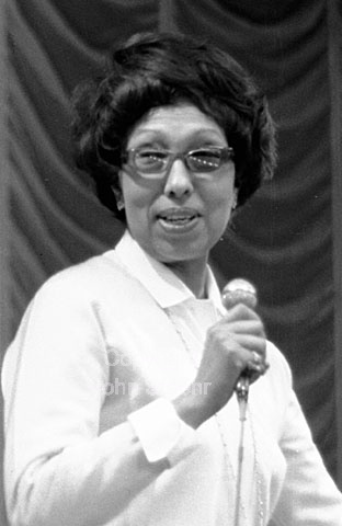 Josephine Baker rehearsal in Tivoli Copenhagen, at her fiftyseventh birthday. She was born in 1906.
03/06/1963.
24x36, jpeg, 300 dpi, size: 1 - 2 MB.
Printsize: 25 cm. sa63110508.jpg
