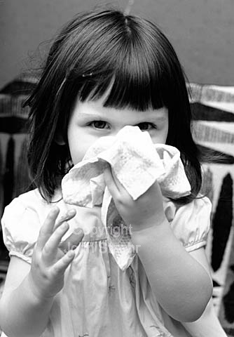 Girl Pia 2 years old have* a cold.
01-03-64.
6x6, tiff, 300 dpi, size: 4 - 7 MB.
Printsize: 25 cm. sa64113101.jpg