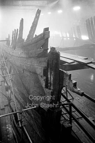 The Royal Warship Vasa. Under preservesion with a preservative. The ship was capsized in August 1628. Raised in 1961. The Vasa-museum in Stockholm, Sweden. The 1600 Ages.
00-07-64.
24x36, tiff, 300 dpi, size: 4 - 7 MB.
Printsize: 25 cm. sa64361104.jpg
