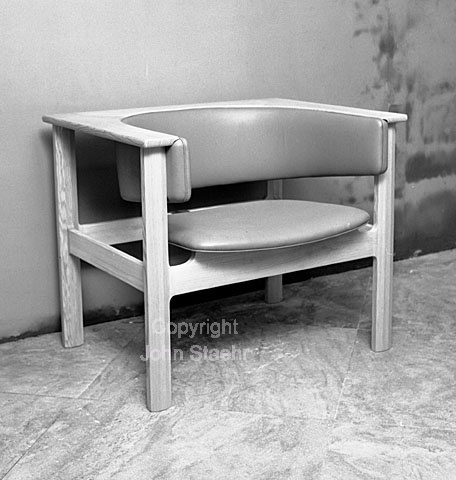 Furniture, Chair, conference-room, design Brockmann Petersen. Manufacturer Louis G. Thiersen & Son. Copenhagen joiner-laugs 37th Exhibition.
19-09-63.
6x6, jpeg, 300 dpi, size: 1 - 3 MB.
Printsize: 25 cm. n6340904.jpg