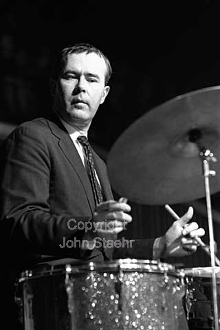 Joe Morello. Dave Brubeck Quartet. Copenhagen Jazz Festival 1964.
06/10/64.
24x36, tiff, 300 dpi, size: 4 - 7 MB.
Printsize: 25 cm
sa64460407.jpg