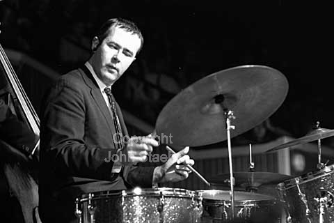 Joe Morello. Dave Brubeck Quartet. Copenhagen Jazz Festival 1964.
06/10/64.
24x36, tiff, 300 dpi, size: 4 - 7 MB.
Printsize: 25 cm sa64460408.jpg