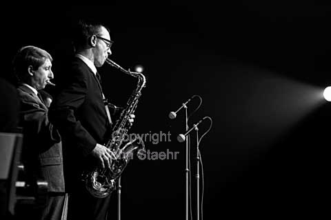 Allan Botschinsky and Bent Jädig. NHØP Niels-Henning Ørsted Pedersen's sextet. Copenhagen Jazz Festival 1964.
06/10/64.
24x36, tiff, 300 dpi, size: 4 - 7 MB.
Printsize: 25 cm sa64460906.jpg