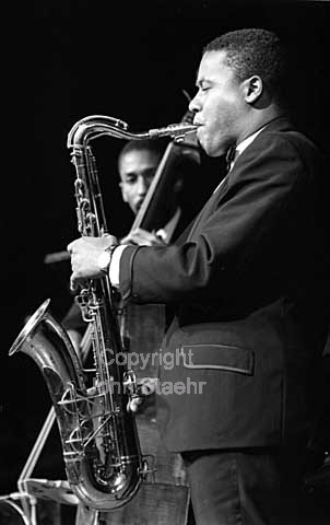 Wayne Shorter. Miles Davis Quintet. Copenhagen Jazz Festival 1964.
06/10/64.
24x36, tiff, 300 dpi, size: 4 - 7 MB.
Printsize: 25 cm sa64460911.jpg