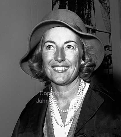 The British singer Vera Lynn arrive to Copenhagen Airport. Takes part in Danish Television.
21/10/64.
6x6, tiff, 300 dpi, size: 4 - 7 MB.
Printsize: 25 cm v6443406.jpg