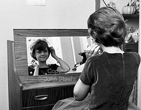 Teenage girl from the sixties.
08/12/1964
6x6, tiff, 300 dpi, size: 4 - 7 MB.
Printsize: 25 cm sa64520101.jpg