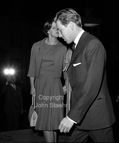 The British week. Princess Margaret and Lord Snowdon visit Denmark. From left, Pricess Margrethe and Lord Snowdon in Fredensborg Castle.
24/09/1964
6x6, tiff, 300 dpi, size: 4 - 7 MB.
Printsize: 25 cm s64432a02.jpg